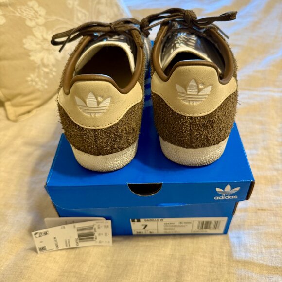 ADIDAS Gazelle Shoes Earth Strata / Wonder White / Off White IG4392  Women's 7 - Picture 5 of 16